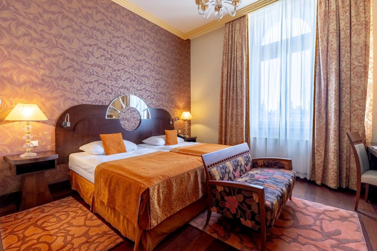 Grandhotel Zvon Ceske Budejovice Exterior foto