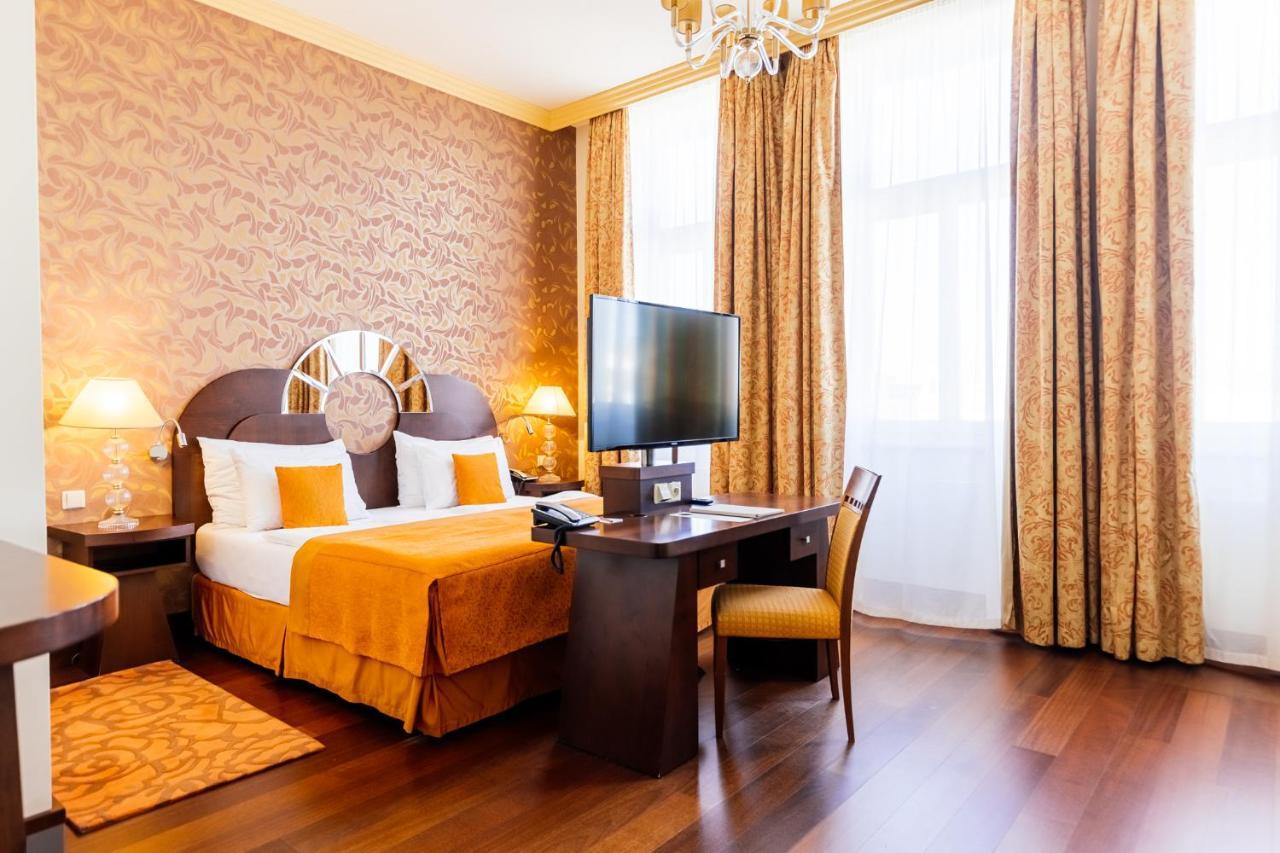 Grandhotel Zvon Ceske Budejovice Exterior foto