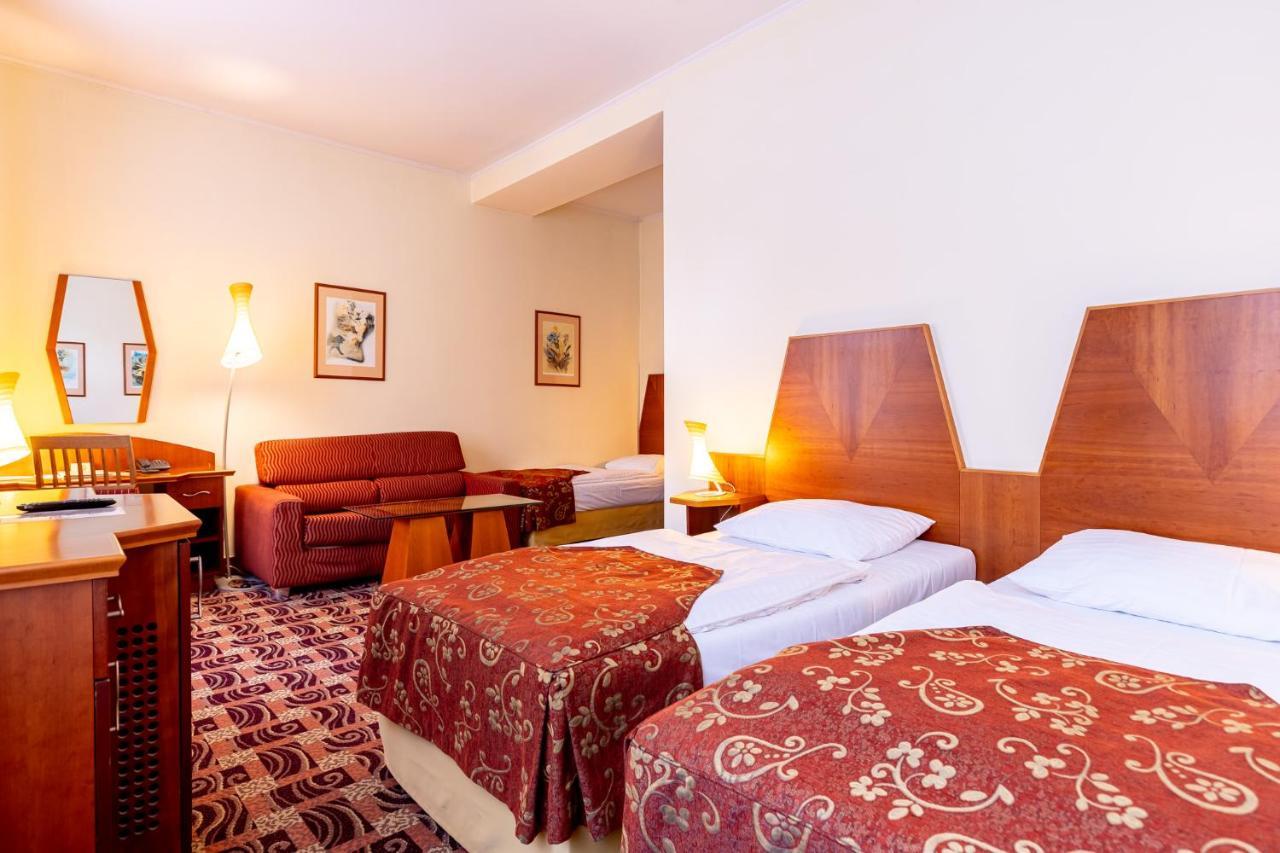 Grandhotel Zvon Ceske Budejovice Exterior foto