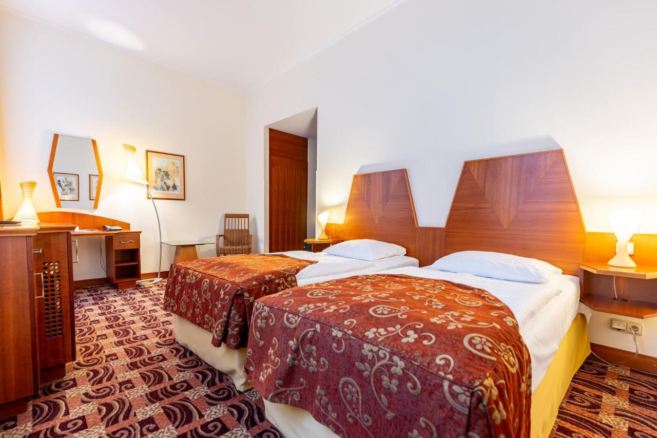 Grandhotel Zvon Ceske Budejovice Exterior foto