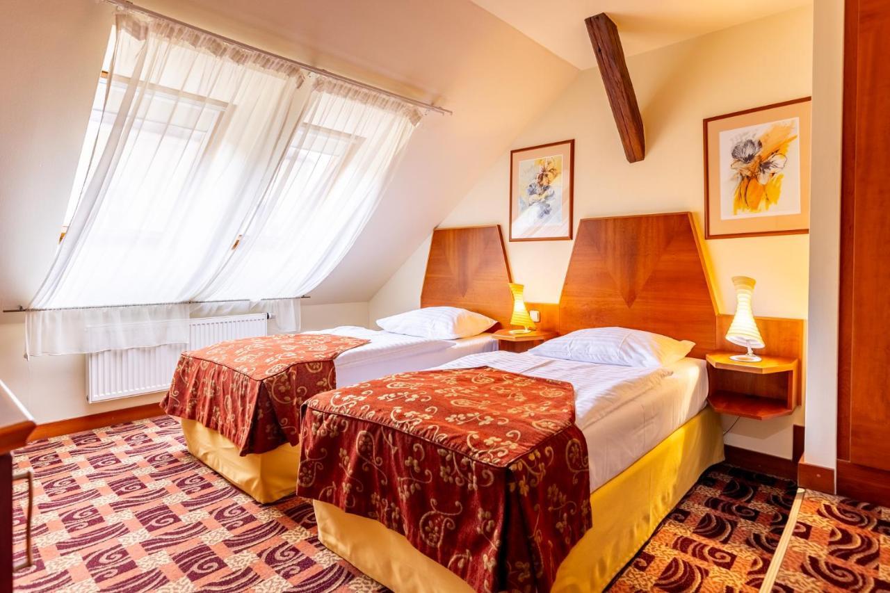 Grandhotel Zvon Ceske Budejovice Exterior foto