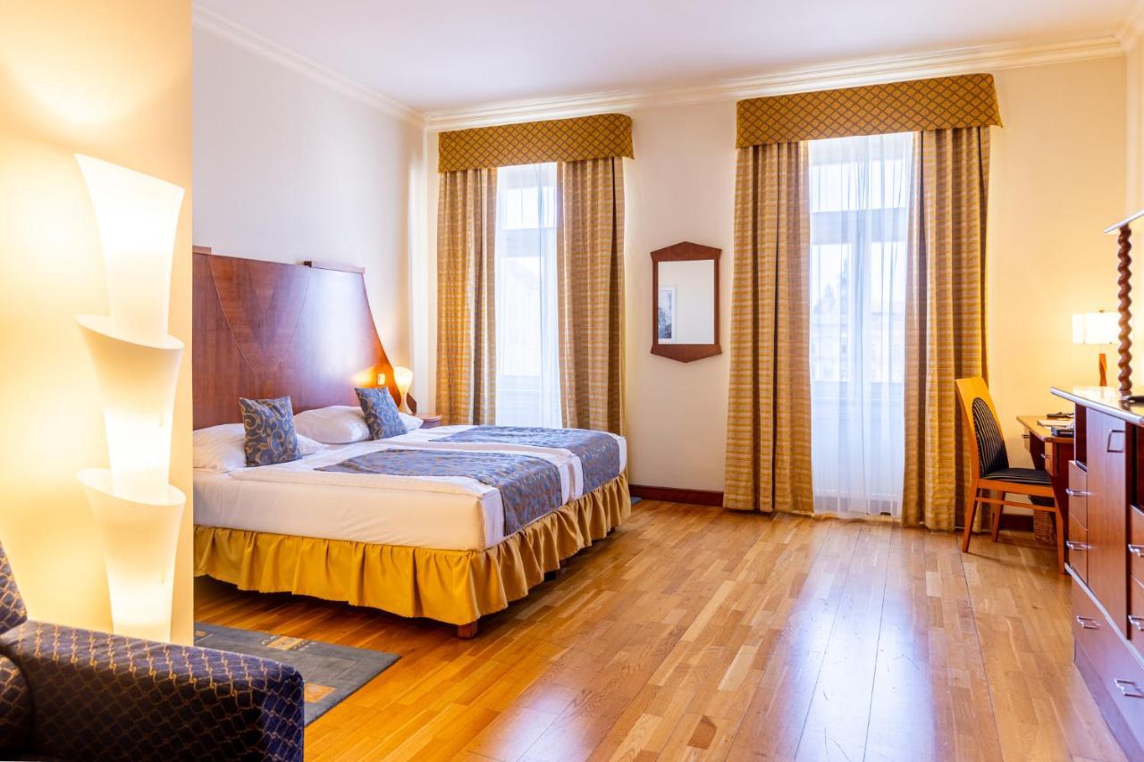 Grandhotel Zvon Ceske Budejovice Exterior foto