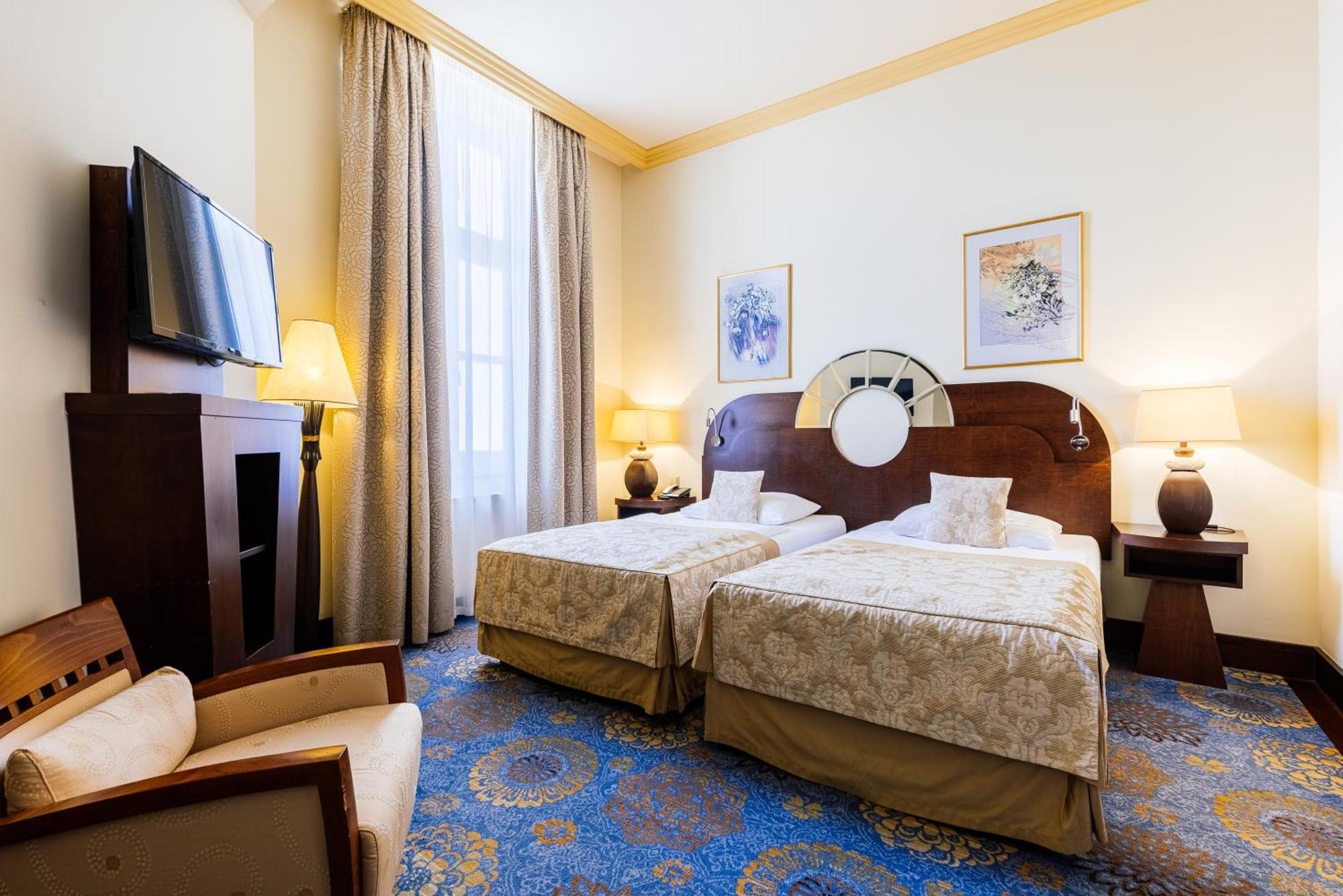 Grandhotel Zvon Ceske Budejovice Exterior foto
