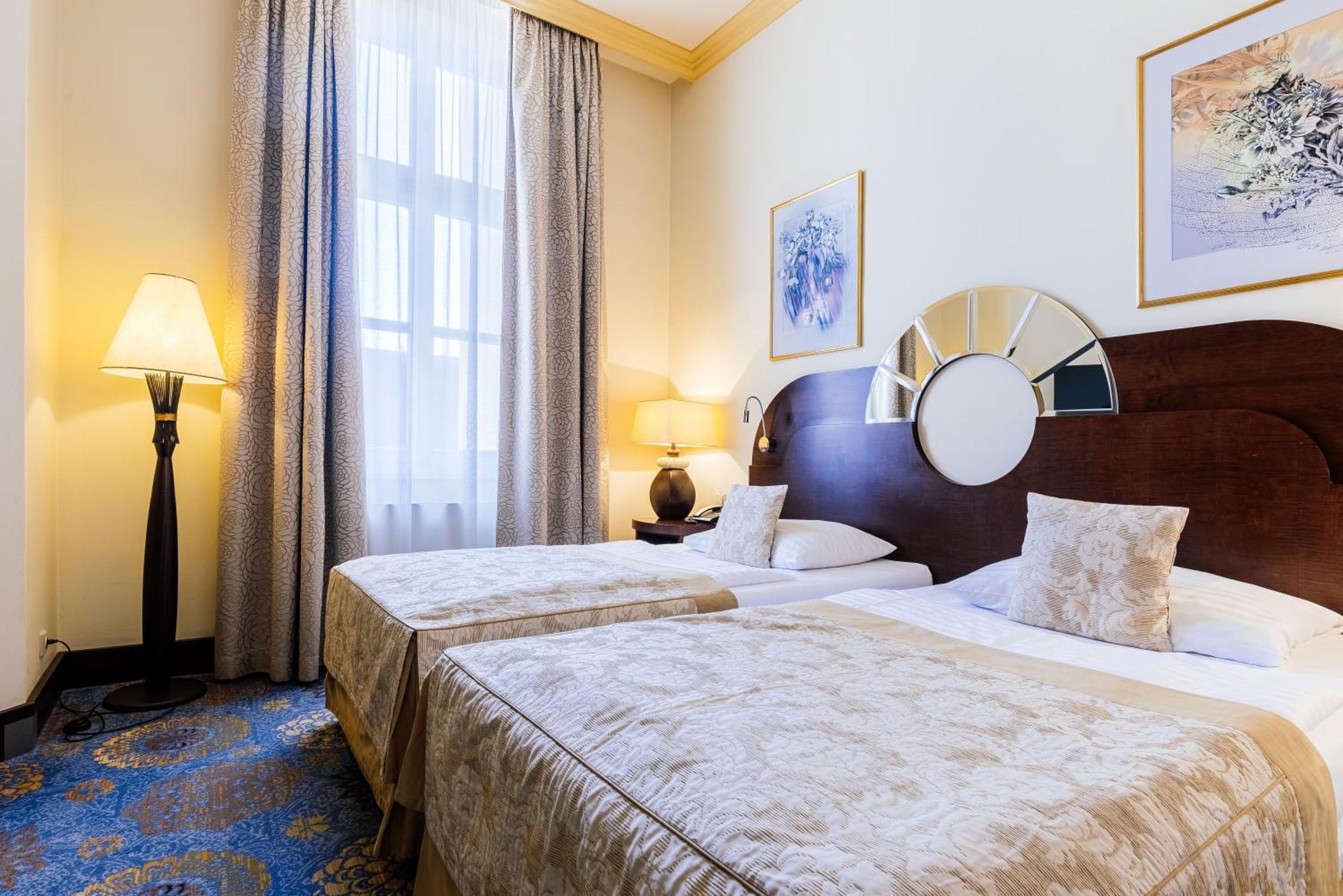 Grandhotel Zvon Ceske Budejovice Exterior foto